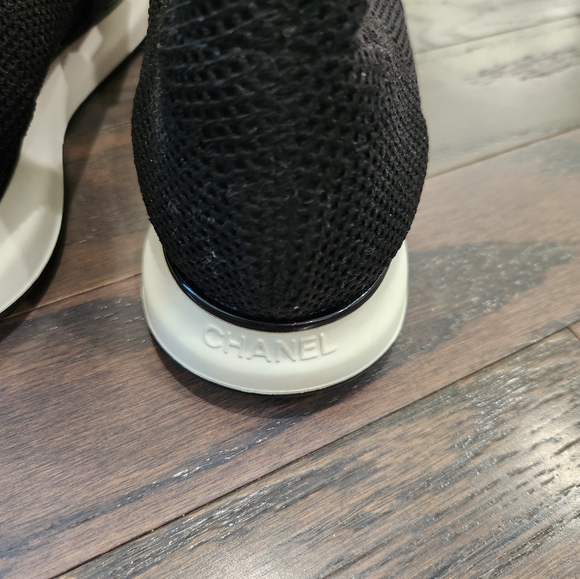 Chanel Sz40 Black Knit Sneakers - Picture 3 of 7